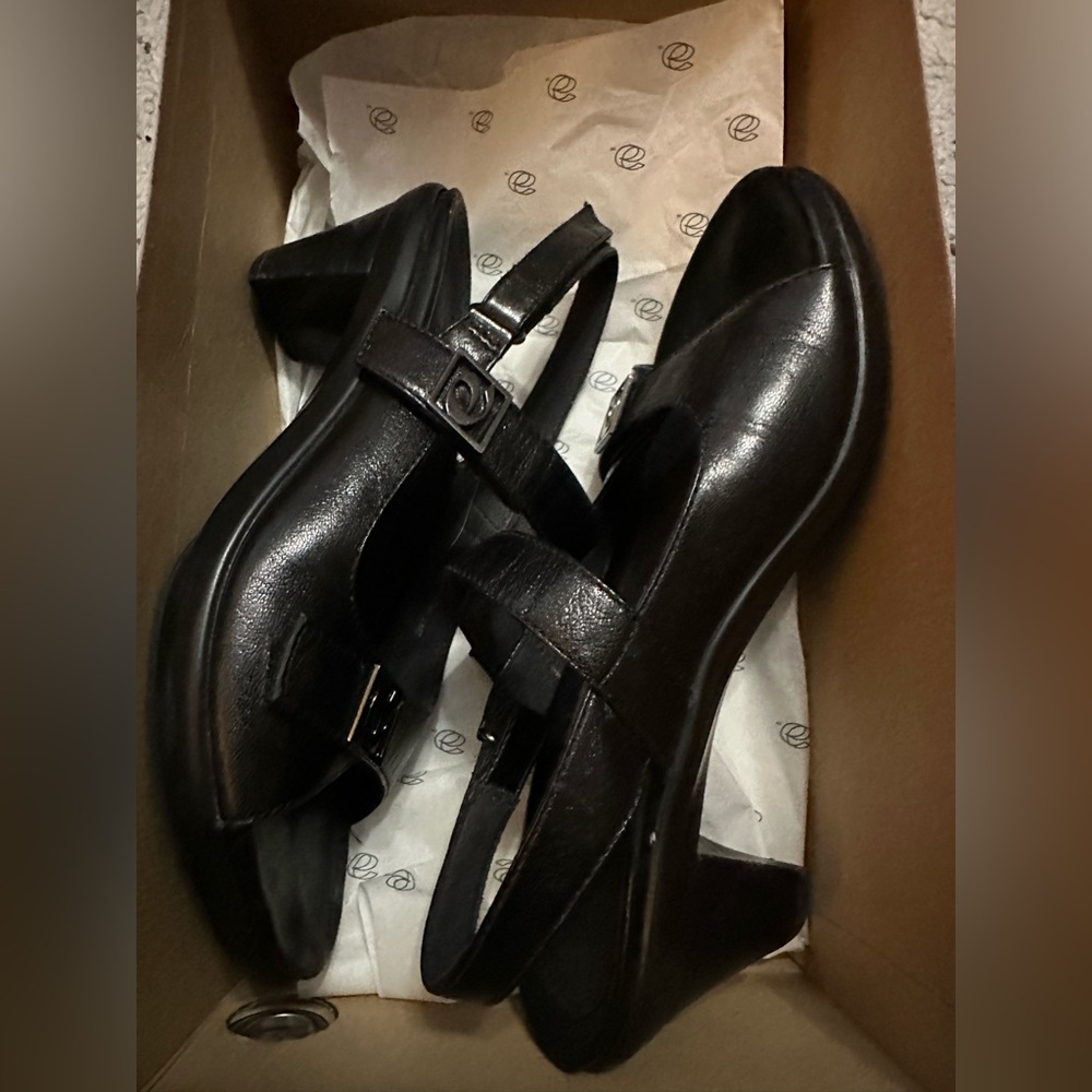 Aravon Confort Engineering by New Balance Black Women's Heels Ava Size 6D